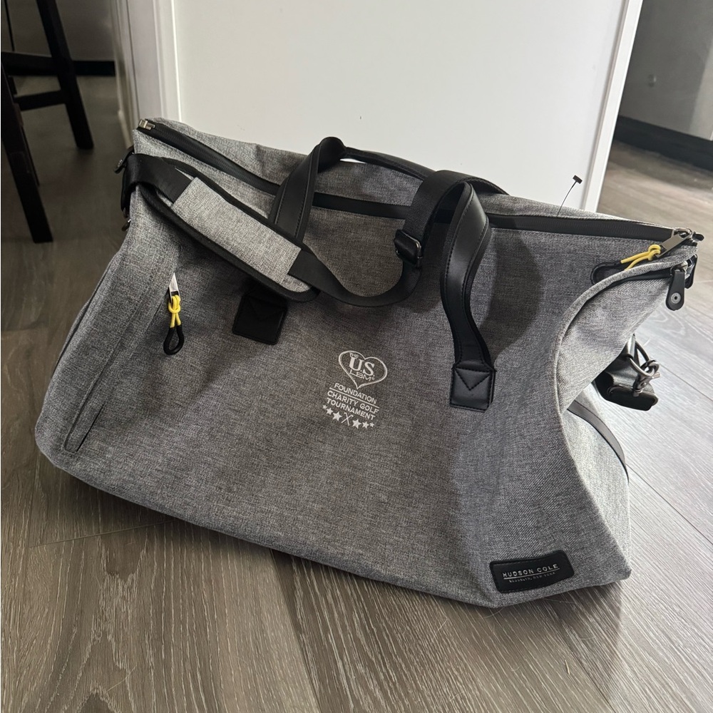 Hudson Cole Canvas Garment Bag & Duffel Tote (2-in-1) – Brand New with Tags